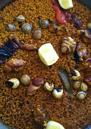 Una foto de Arroz con conejo y caracoles (Esther)