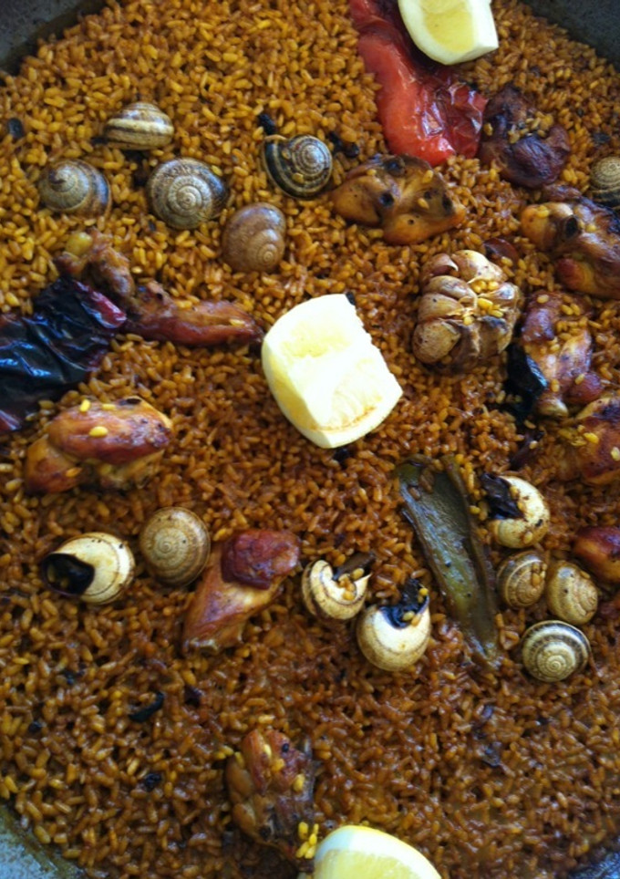 Una foto de Arroz con conejo y caracoles (Esther)