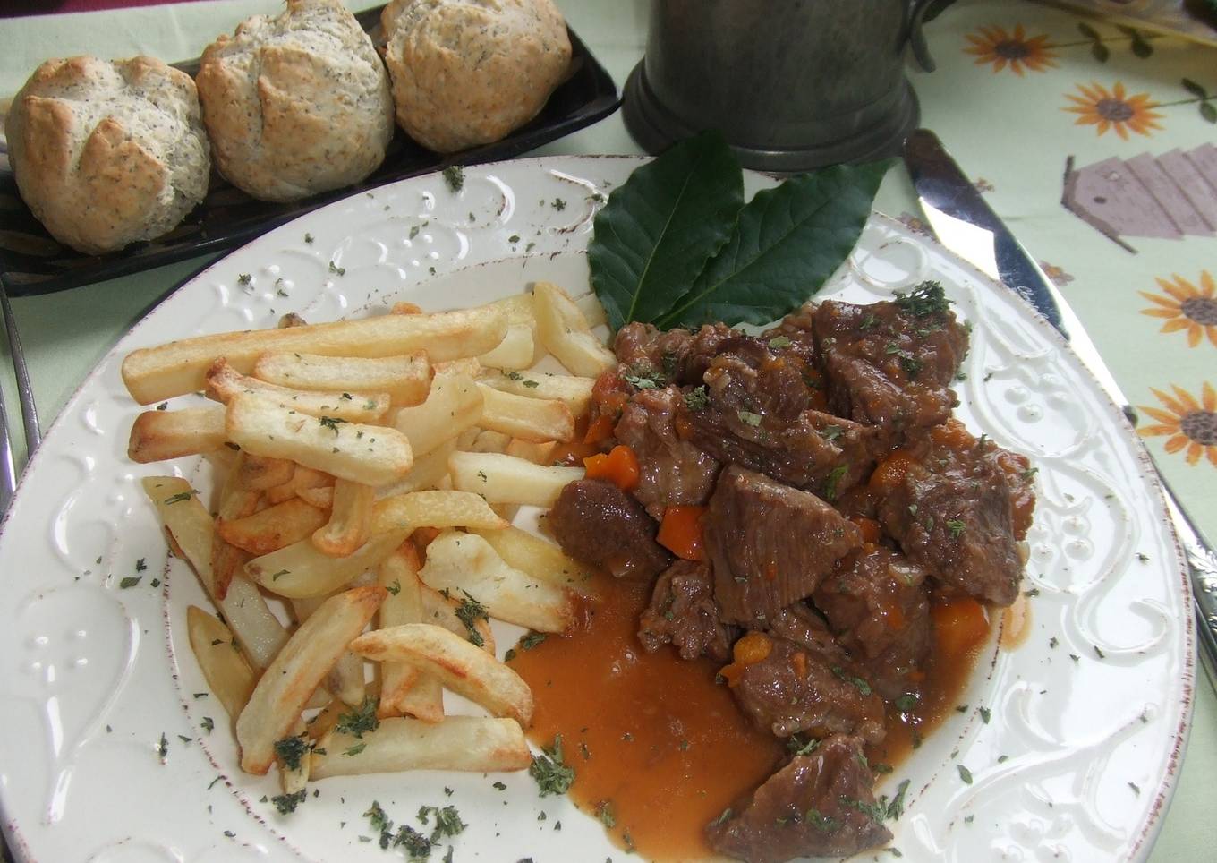 Estofado de buey con vino tinto y naranja