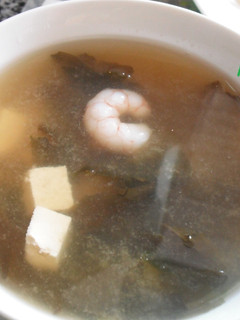 Una foto de Sopa miso con gamba