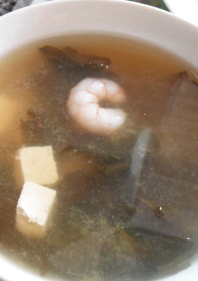 Una foto de Sopa miso con gamba