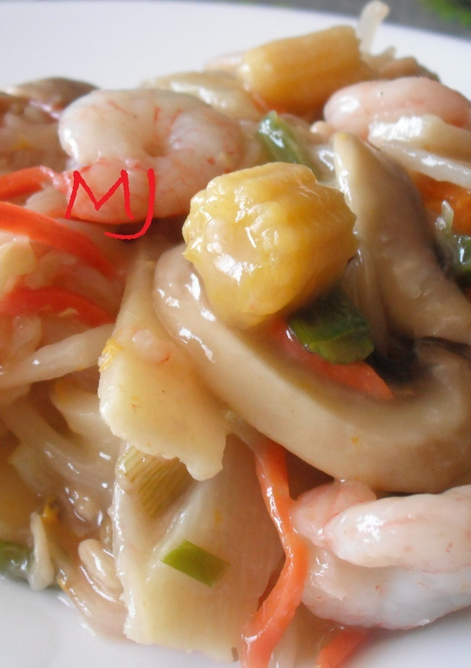 Una foto de Chop suey de gambas