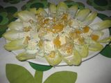 Endivias con salsa de yogurt a la hierbabuena