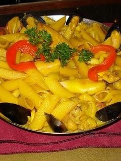 Una foto de Fideua con mostacholes