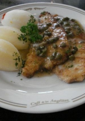 Una foto de Lenguado a la meuniere con papas inglesas