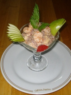 Una foto de Cocktail de mariscos (calamar o calamaretis)