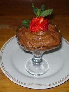 Una foto de Mousse de chocolate con crema de leche