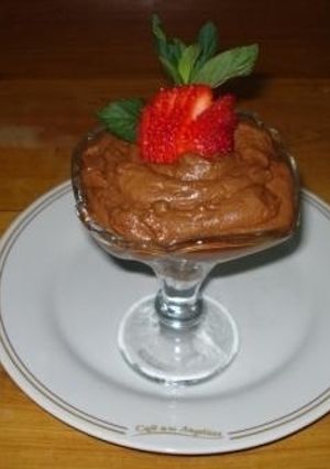 Una foto de Mousse de chocolate con crema de leche