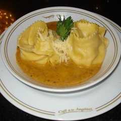 Una foto de Ravioles de calabaza y mozzarella