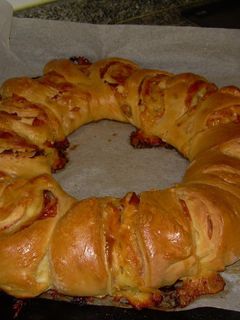 Una foto de Rosca de jamón y queso