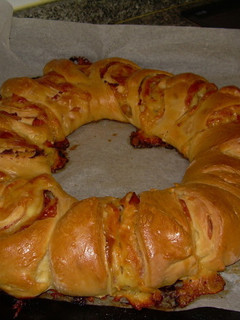 Una foto de Rosca de jamón y queso