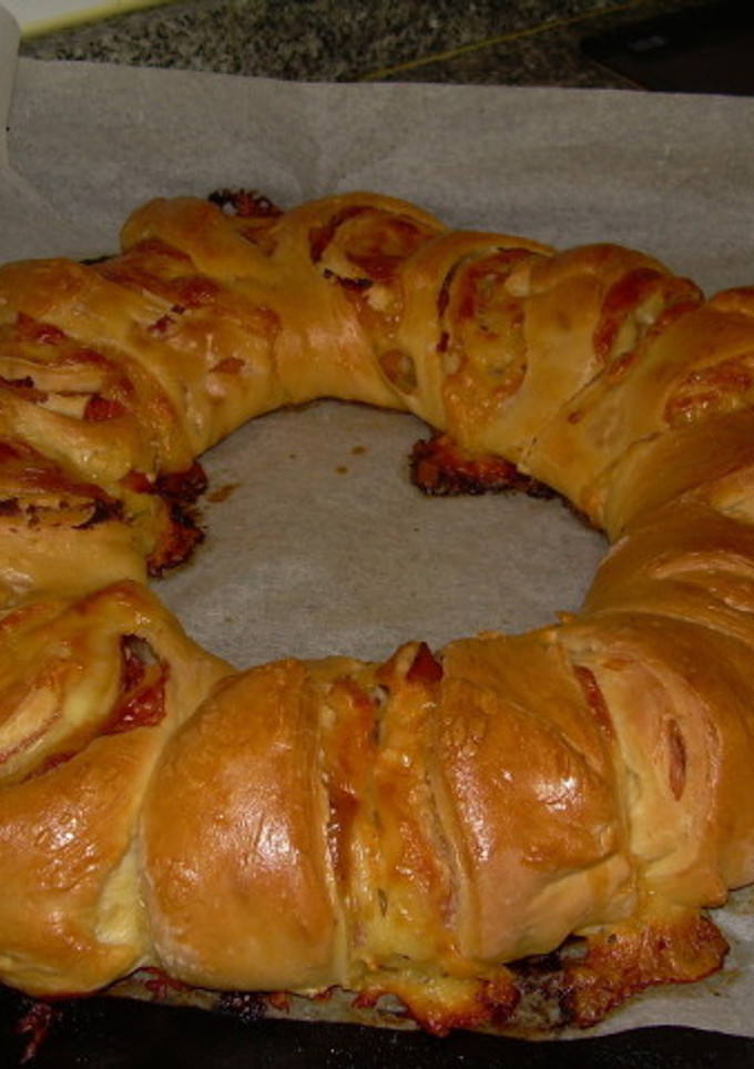 Una foto de Rosca de jamón y queso