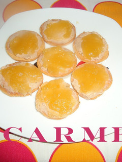 Una foto de Canapés de paté y salsa de melocotón