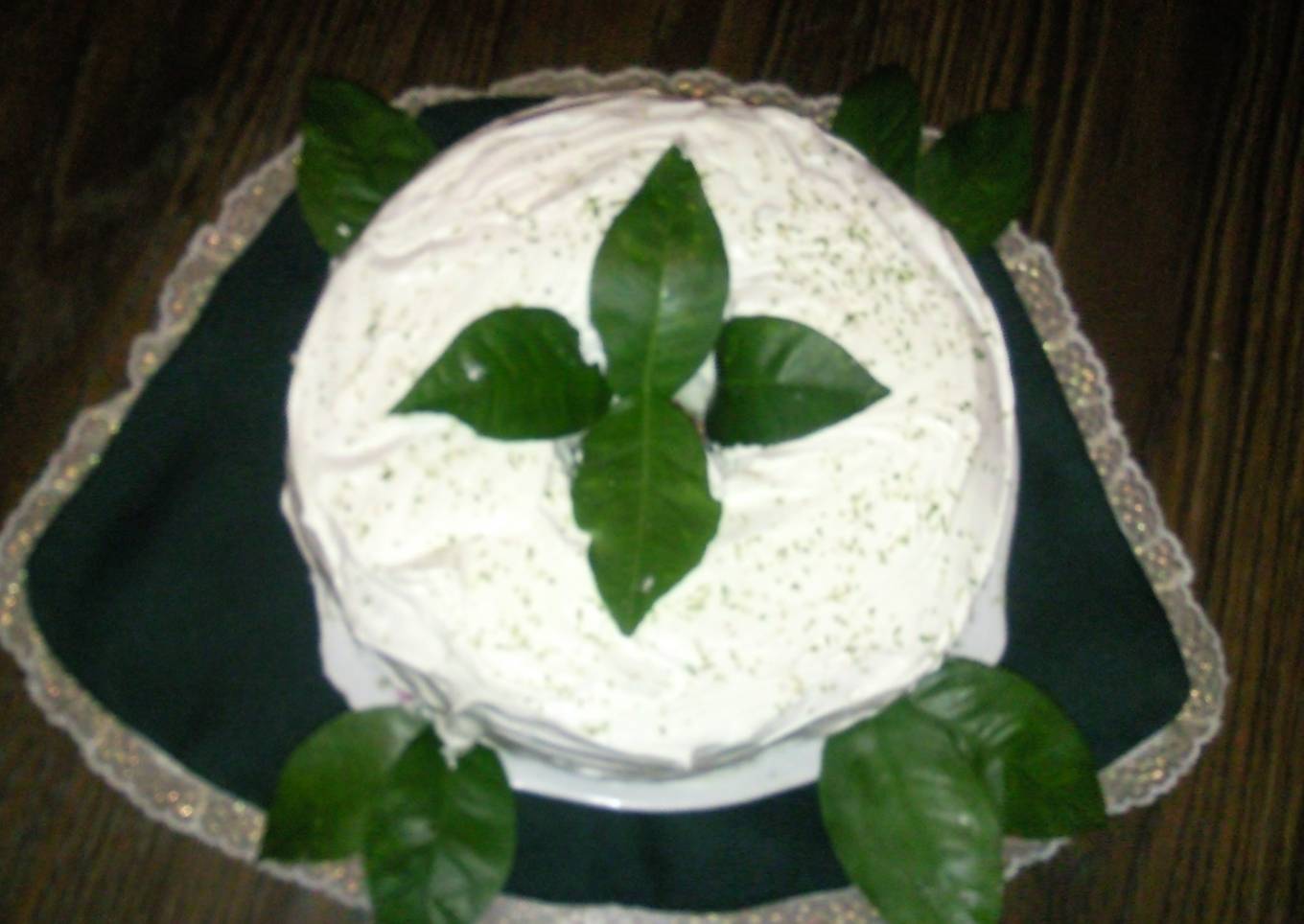Pastel sencillo con chantilly de limón <br />