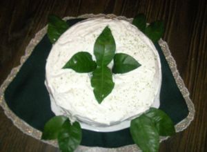 Una foto de Pastel sencillo con chantilly de limón