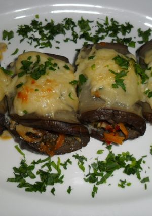 Una foto de Canelones de berenjenas con salsa de queso