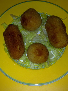 Una foto de Croquetas de jamón serrano y huevo