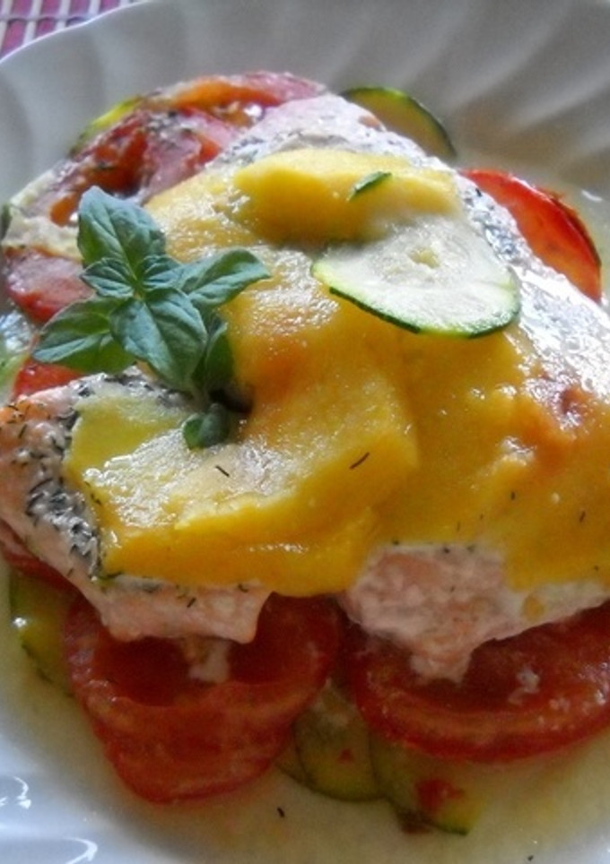 Una foto de Papillote de pescado con hortalizas y fruta