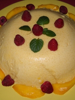 Una foto de Flan de mango