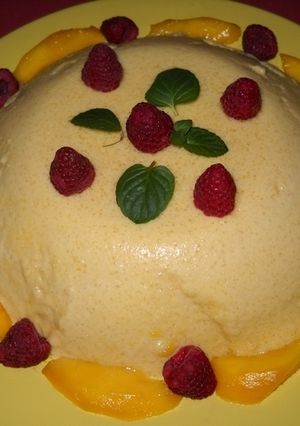 Una foto de Flan de mango