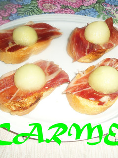 Una foto de Canapés de jamón y melón