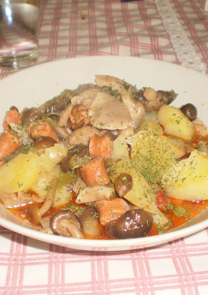 Una foto de Patatas con chistorra y setas