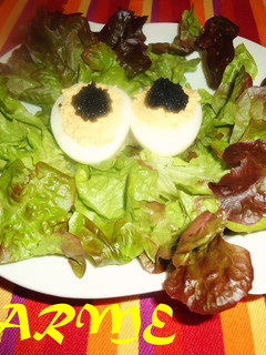 Una foto de Huevos al caviar