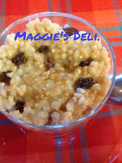 Una foto de Arroz integral con leche y pasas