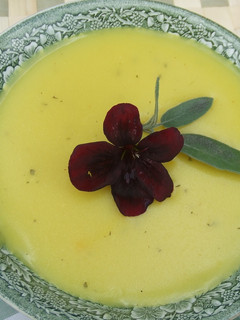 Una foto de Sopa crema de maíz tierno