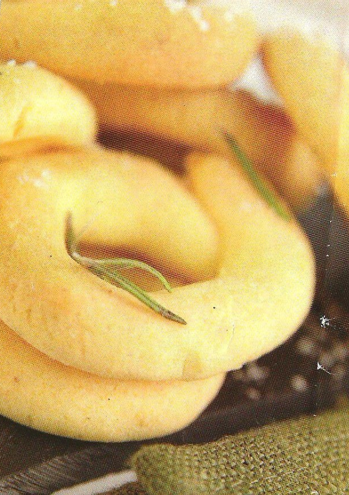 Una foto de Rosquillas saladas de queso y romero