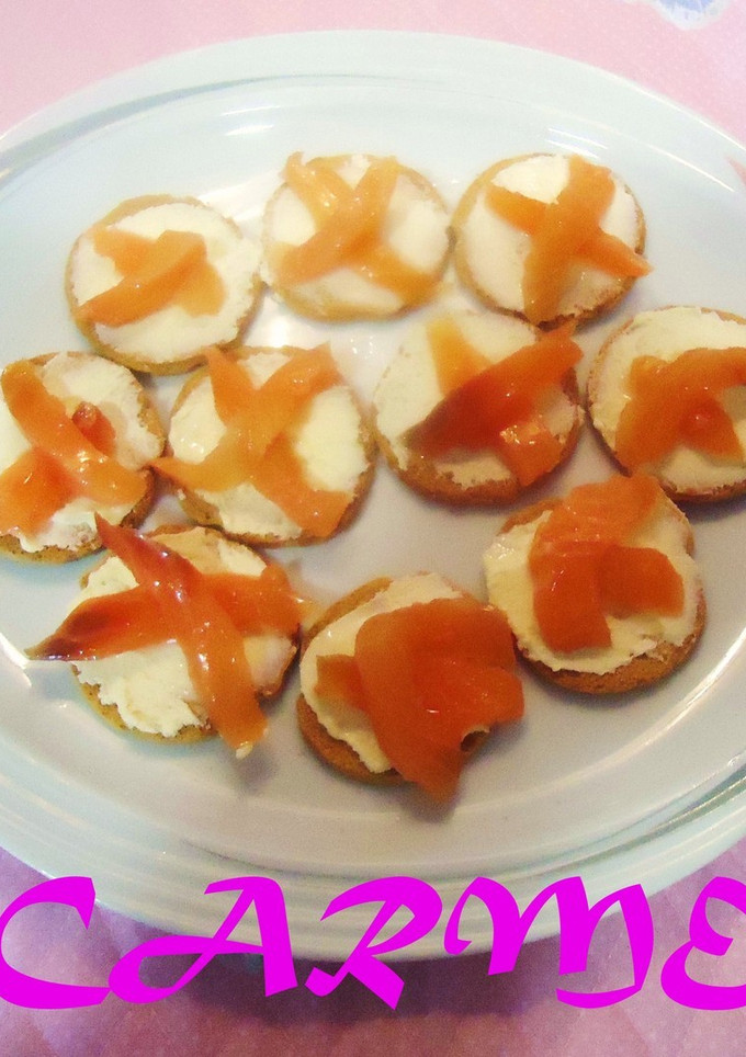 Una foto de Canapés de salmón ahumado en aceite