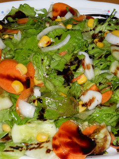 Una foto de Ensalada verde al aroma de higo