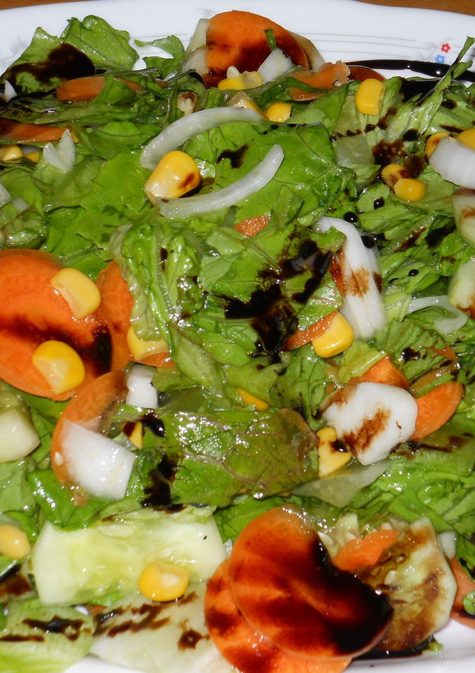 Una foto de Ensalada verde al aroma de higo