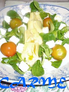 Una foto de Ensalada de corazones verdes marinados