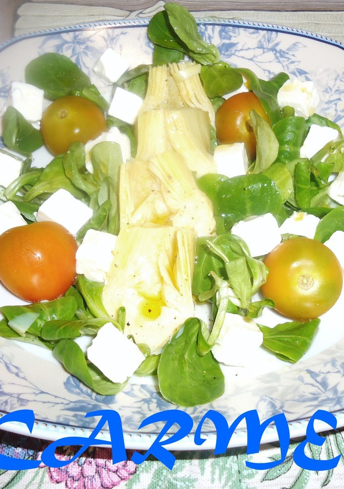 Una foto de Ensalada de corazones verdes marinados