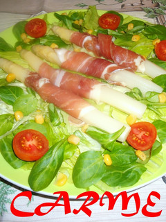 Una foto de Ensalada de espárragos y jamón serrano