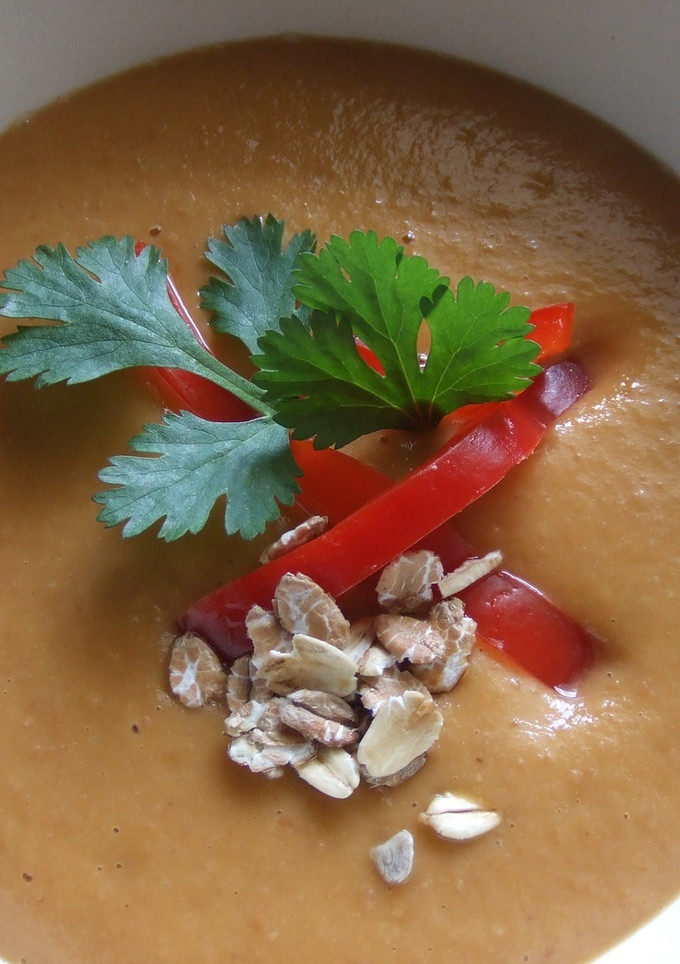 Una foto de Sopa crema de lentejas y avena