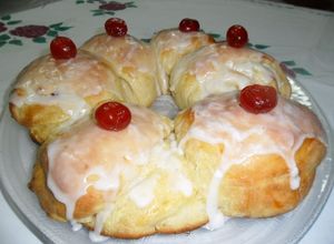 Foto principal de Rosca con glacé y cerezas confitadas
