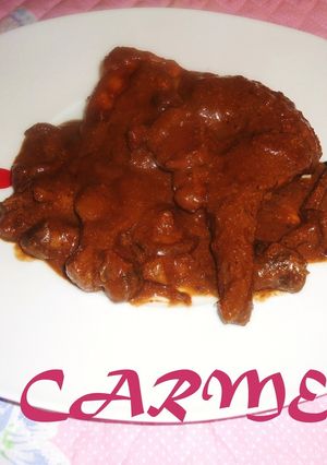 Una foto de Conejo con setas variadas y chocolate