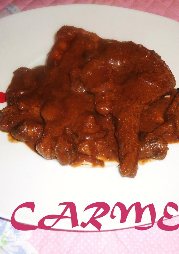 Una foto de Conejo con setas variadas y chocolate