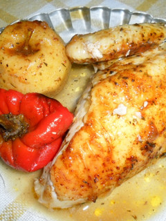 Una foto de Pollo y manzanas a las hierbas provenzales