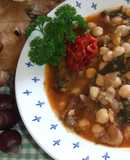 Potaje gallego de garbanzos con grelos y castañas