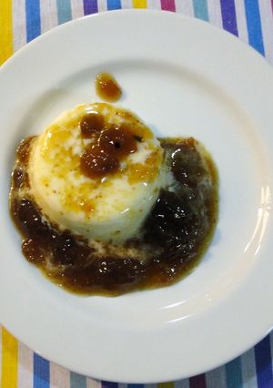 Una foto de Panacotta con dulce de higo