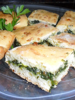 Una foto de Torta esponjosa de queso y espinacas