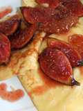 Crêpes con nata e higos caramelizados