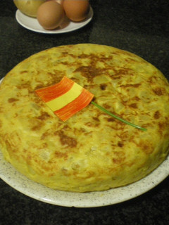 Una foto de Tortilla de patatas con cebolla fácil
