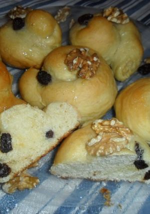 Una foto de Pancitos con pasas de uva y nueces