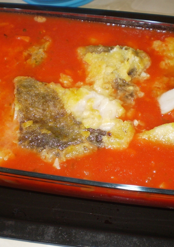 Una foto de Bacalao con tomate al horno