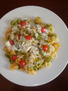 Una foto de Margaritas a la crema con cerezas