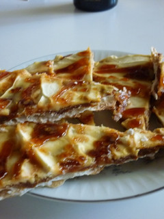 Una foto de Tarta de dulce de leche y crema